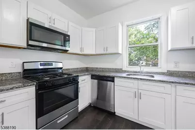 11 Carlton St, East Orange, NJ 07017 - Photo 13