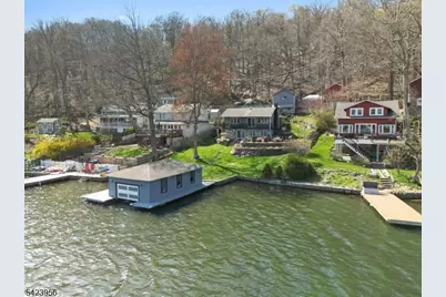 213 Hudson Ave, Hopatcong, NJ 07843 - Photo 3