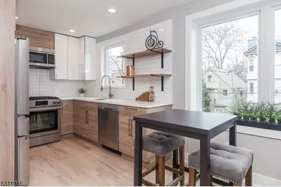 27 Mission St #2, Montclair, NJ 07042 - Photo 3