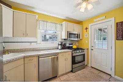 23 Smith Ave, Wanaque, NJ 07420 - Photo 11