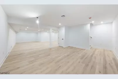 302 West Ln, Clark Township, NJ 07066 - Photo 23