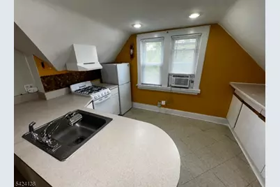 160 Chestnut St #2, Montclair, NJ 07042 - Photo 9