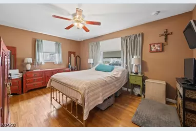 44 Scott Ter, Clifton, NJ 07013 - Photo 9