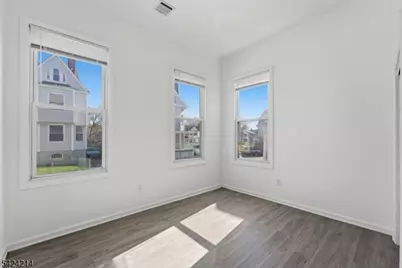 7 Prospect Ter, East Orange, NJ 07017 - Photo 5