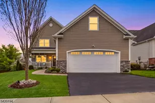 2 Bluffs Ct, Hamburg, NJ 07419 - Photo 3