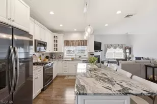 2 Bluffs Ct, Hamburg, NJ 07419 - Photo 11