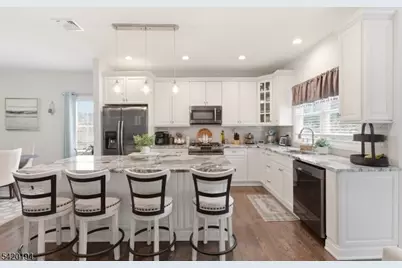 2 Bluffs Ct, Hamburg, NJ 07419 - Photo 13
