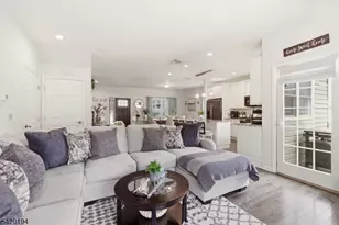 2 Bluffs Ct, Hamburg, NJ 07419 - Photo 7