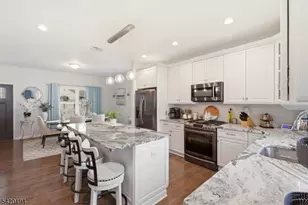 2 Bluffs Ct, Hamburg, NJ 07419 - Photo 11