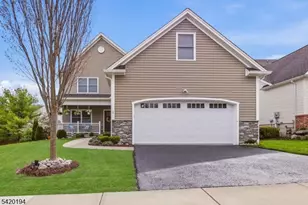 2 Bluffs Ct, Hamburg, NJ 07419 - Photo 1
