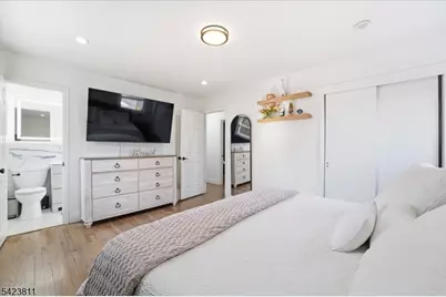 38 Holiday Dr, Hopatcong, NJ 07843 - Photo 19