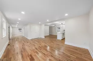 77 Greenbrook Rd, Middlesex, NJ 08846 - Photo 7
