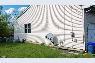 125 Alcorne St, Franklin Township, NJ 08873 - Photo 11