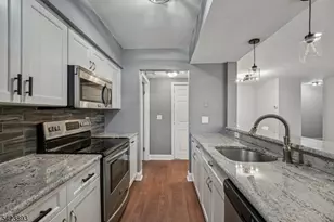 3108 Schindler Ln, Wayne Twp., NJ 07470 - Photo 9