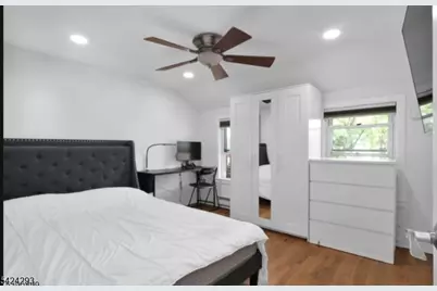 130 Glenbrook Pkwy, Englewood, NJ 07631 - Photo 9