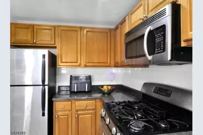 130 Glenbrook Pkwy, Englewood, NJ 07631 - Photo 3