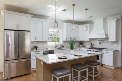 2274 Lyde Pl, Scotch Plains Township, NJ 07076 - Photo 5