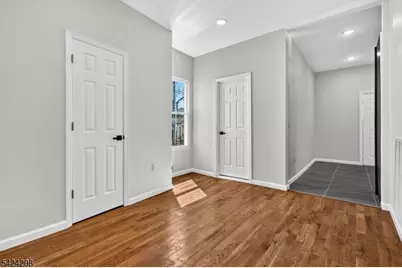 562 Tremont Ave, Orange, NJ 07050 - Photo 3