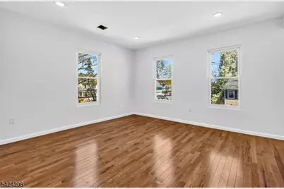 562 Tremont Ave, Orange, NJ 07050 - Photo 17