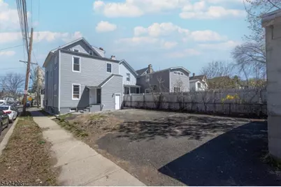 562 Tremont Ave, Orange, NJ 07050 - Photo 37