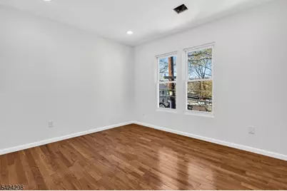 562 Tremont Ave, Orange, NJ 07050 - Photo 9