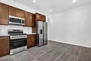 562 Tremont Ave, Orange, NJ 07050 - Photo 11