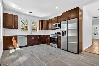 562 Tremont Ave, Orange, NJ 07050 - Photo 15