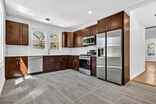 562 Tremont Ave, Orange, NJ 07050 - Photo 15