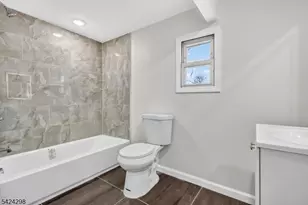 562 Tremont Ave, Orange, NJ 07050 - Photo 27