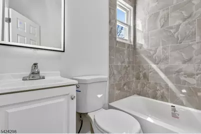 562 Tremont Ave, Orange, NJ 07050 - Photo 13