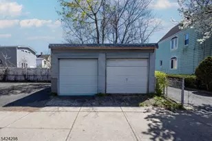 562 Tremont Ave, Orange, NJ 07050 - Photo 35