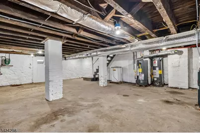 562 Tremont Ave, Orange, NJ 07050 - Photo 33