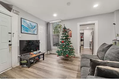 14 Crown St, Bloomfield, NJ 07003 - Photo 3