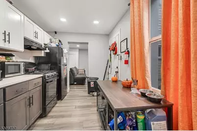 14 Crown St, Bloomfield, NJ 07003 - Photo 5