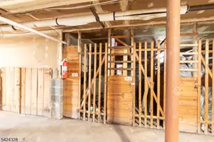 300 Wilson Rd, Springfield, NJ 07081 - Photo 9