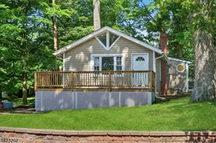 210 Nariticong Ave, Hopatcong, NJ 07843 - Photo 3