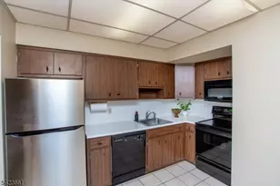 52 Hillside Ct, Union Township, NJ 08809 - Photo 9