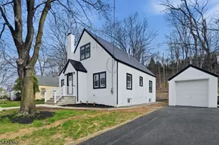 31 St Moritz Pl, Wayne, NJ 07470 - Photo 1