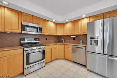 48 Edgefield Dr, Parsippany, NJ 07950 - Photo 17