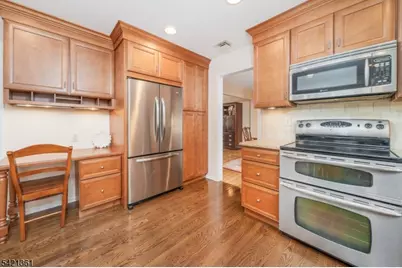 126 Wentworth Dr, Berkeley Heights Township, NJ 07922 - Photo 11