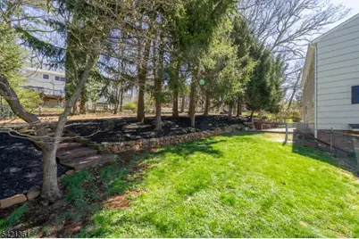 126 Wentworth Dr, Berkeley Heights Township, NJ 07922 - Photo 7