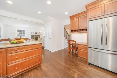 126 Wentworth Dr, Berkeley Heights Township, NJ 07922 - Photo 9