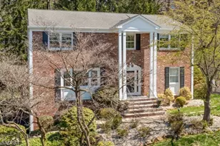 126 Wentworth Dr, Berkeley Heights Township, NJ 07922 - Photo 1