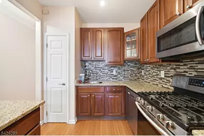 424 Hartford Dr, Nutley, NJ 07110 - Photo 15