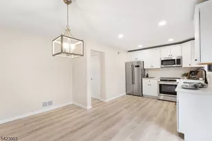 11196 Dell Pl, Stanhope, NJ 07874 - Photo 7
