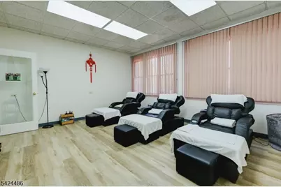 27 Mountain Blvd, Warren Township, NJ 07059 - Photo 11