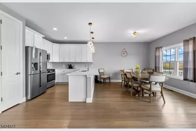 64 Halina Ln, Butler, NJ 07405 - Photo 9