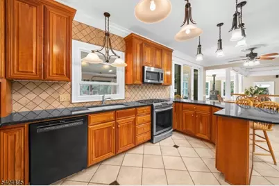 44 Country Acres Dr, Union Township, NJ 08827 - Photo 9