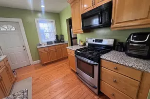 38 Emerson St, East Orange, NJ 07018 - Photo 7