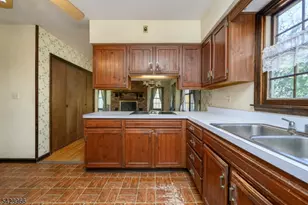 105 Morning Glory Rd, Green Brook Township, NJ 07059 - Photo 9